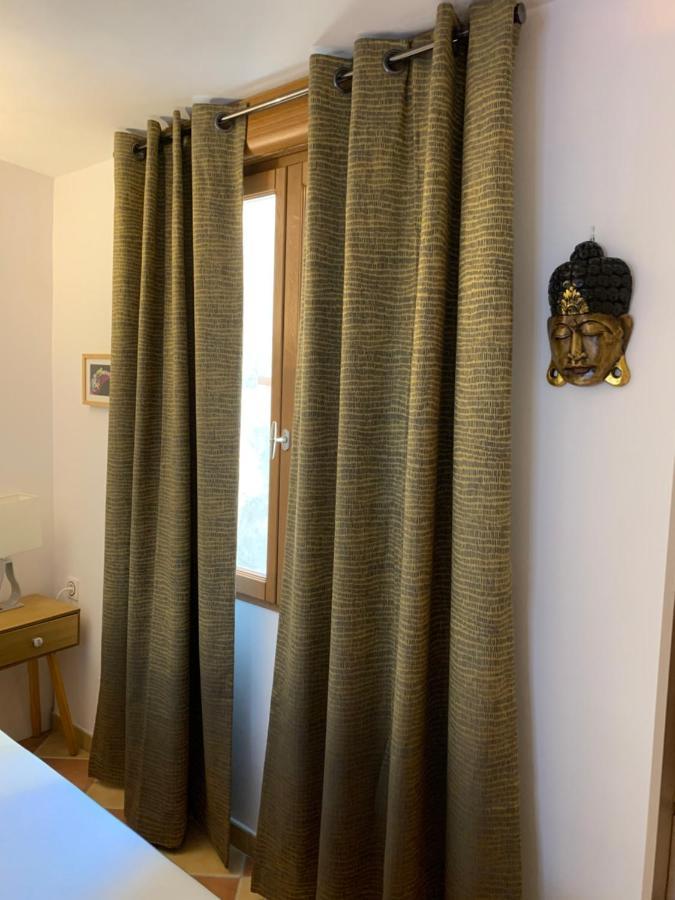 Pila & Bed Montpellier Centre Corum Comedie - Chambre Calme Climatisee - Quiet Air-Conditioned Room Екстер'єр фото